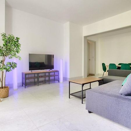 2 Bedrooms Tour Eiffel Rapp ปารีส ภายนอก รูปภาพ