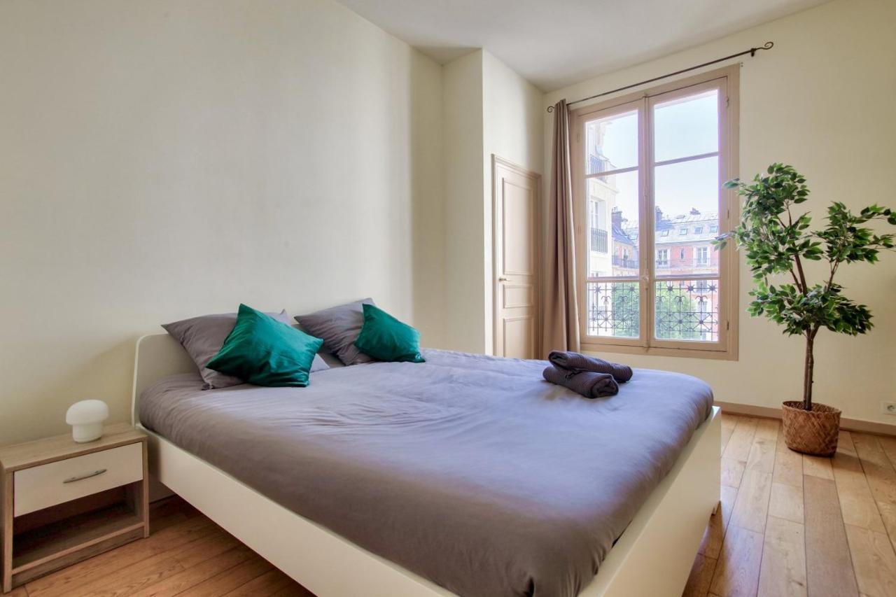 2 Bedrooms Tour Eiffel Rapp ปารีส ภายนอก รูปภาพ