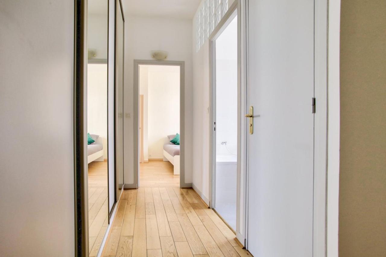 2 Bedrooms Tour Eiffel Rapp ปารีส ภายนอก รูปภาพ
